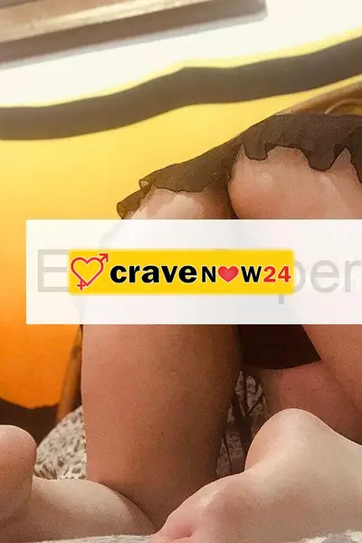 Bella signora italiana amante dei preliminari Se ti va pratico pioggia dorate i piedini Milano zona Binasco