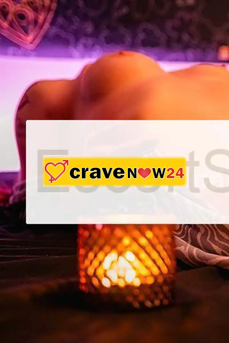 Chiara giovane e calda ragazza italiana per i tuoi momenti magici di piacere