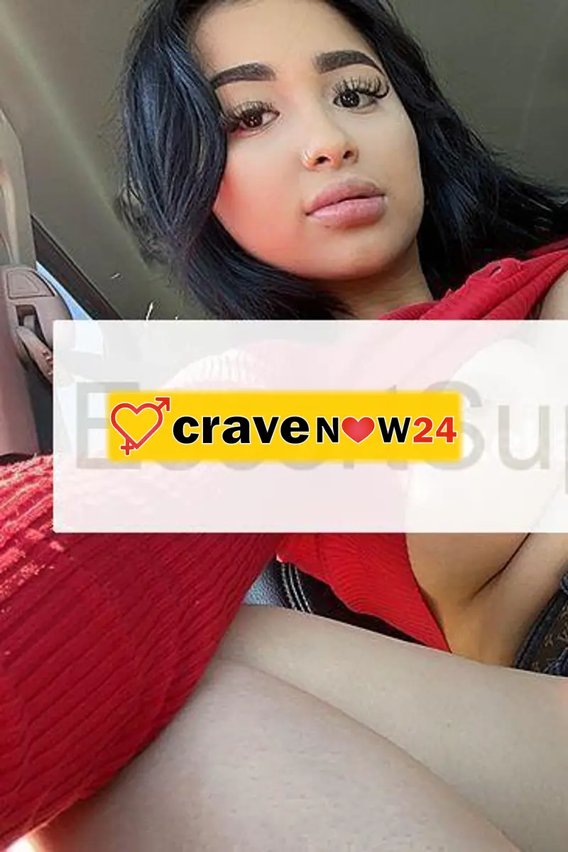 CHANEL UNA VERA TROIA ZOCCOLA E MOLTO SIMPATICA TUTTA APERTA PER PRENDERLO IN TUTTI I BUCHI, SPETTACOLO DA GUARDARE QUANDO SE LO INFILA DIETRO!