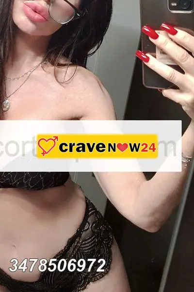 CELINE CORTIGIANA ITALIANA .. massaggiatrice tantrica .. amante coinvolgente e mistress soft erotica..