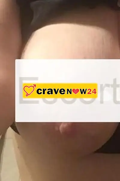 Bella signora italiana amante dei preliminari Se ti va pratico pioggia dorate i piedini Milano zona Binasco