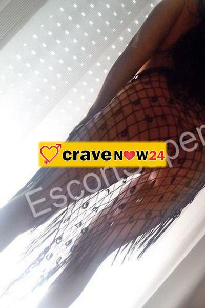 Morena italianissima bellezza mediterranea foto realissime.