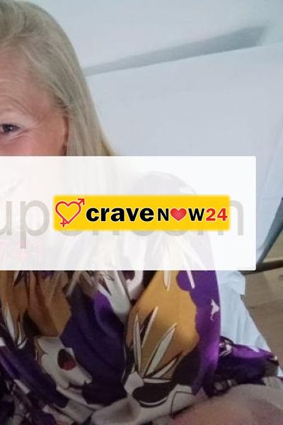 CHRISTINE . EINHEIMISCHE REIFE FRAU EMPFÄNGT IN BOZEN