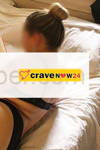 Giovane Studentessa italiana, colta e raffinata