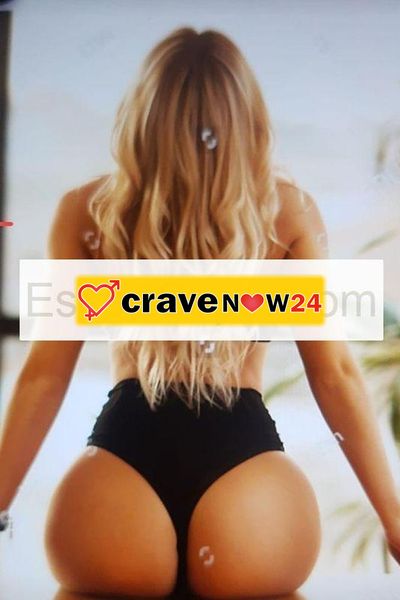 Valéry bellissima donna francese appena arrivata a Finale Ligure. Un mix di eleganza, malizia, sensualità e trasgressione alla francese