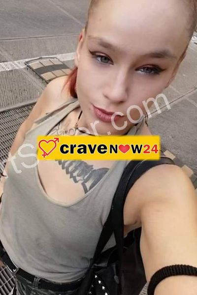 😍In car😍 bimba monella ti lascerà a bocca aperta con i suoi orali coinvolgenti, lenti, profondi, e molto dolci.