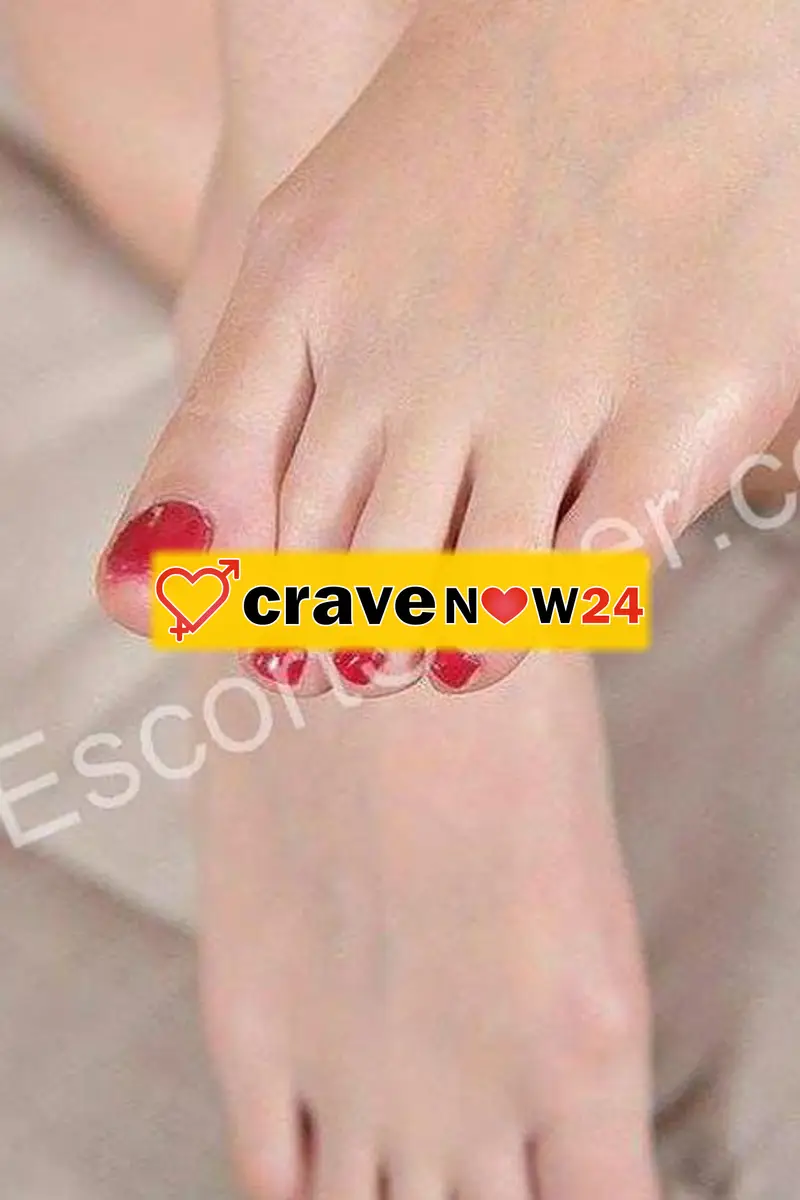 *SHANTAL CILENA APENNA ARRIVATTA  
BELLA DONNA PORCONA GOLA PROFUNDA FOTO REALE