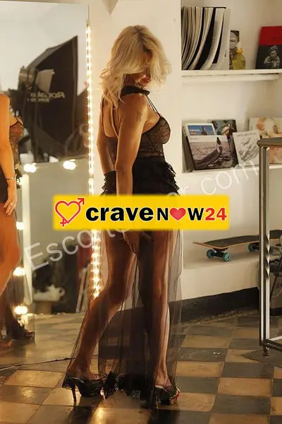 PORNO STAR MILF ITALIANA  AD ALPIGNANO , disponibile anche in Videochiamata dalle 14.30 alle 23.30