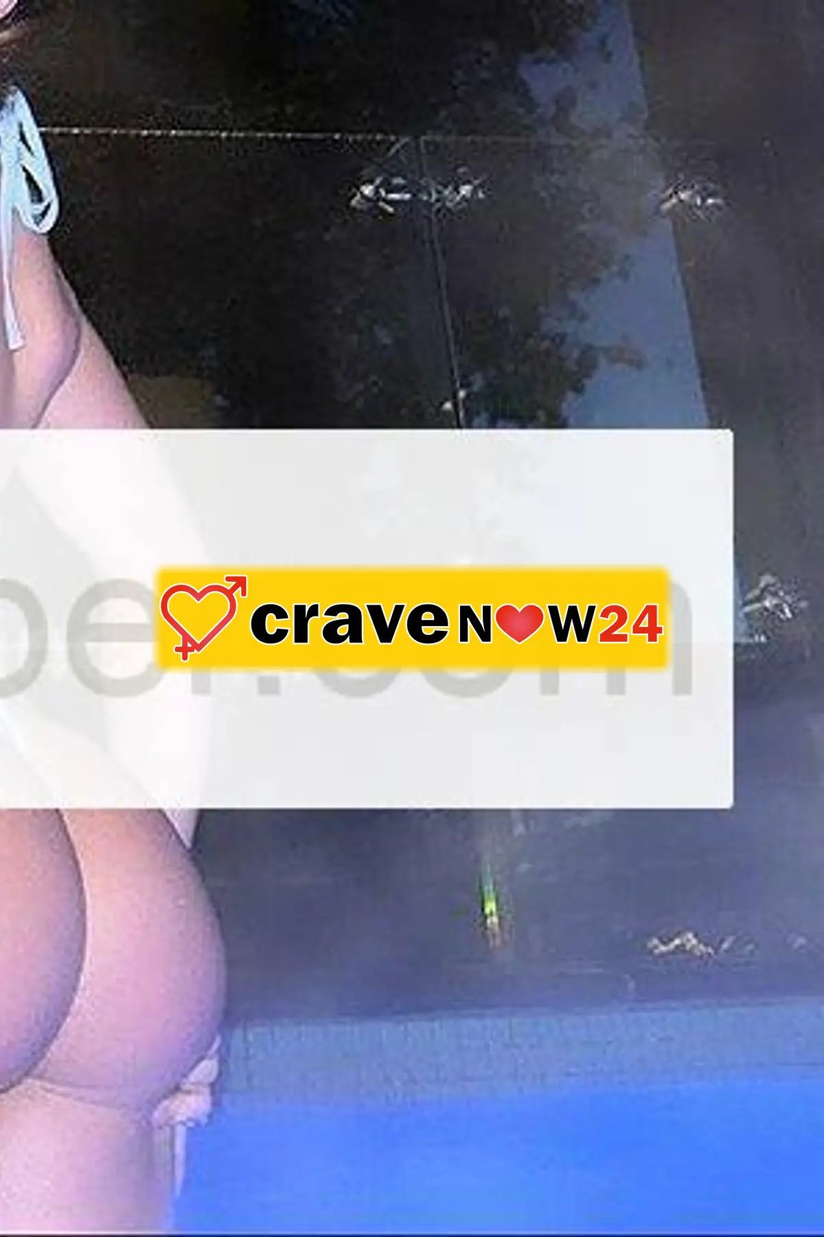 Due Barbie diciannovenni