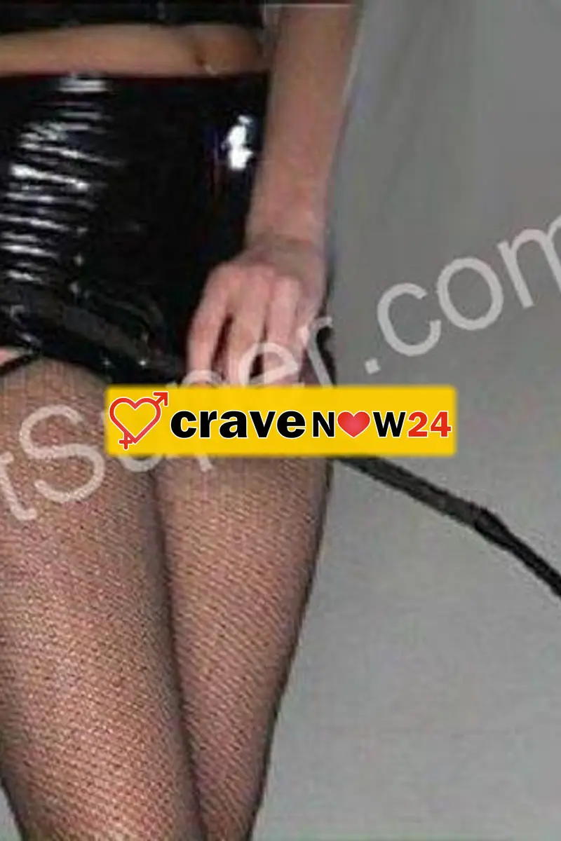 LAURA LA TUA MILF