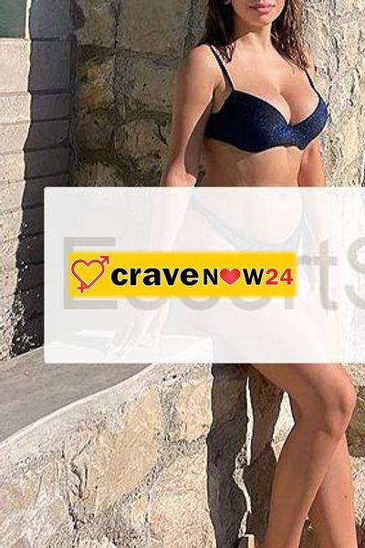 UNA SIGNORA BELLA E ELEGANTE