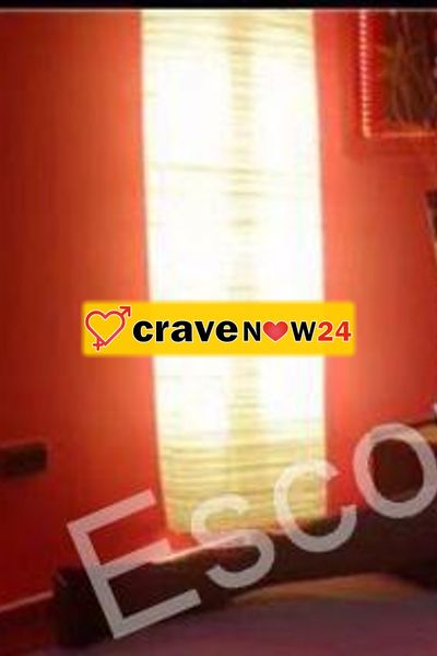 BELLISSIMA MASSAGGIATRICE, ALTA 1.75, MORA, 3 DI SENO NATURALE , FOTO VERE AL 100% , MASSAGGIO CON OLIO CALDO! CHIAMAMI E NON TE PENTIRAI . FINO TARDA