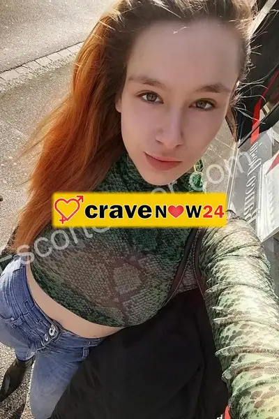 😍In car😍 bimba monella ti lascerà a bocca aperta con i suoi orali coinvolgenti, lenti, profondi, e molto dolci.