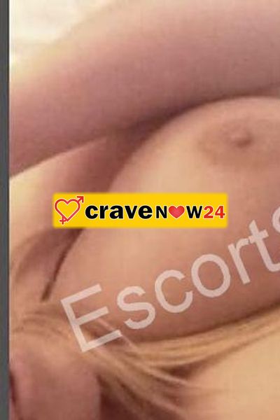 milf stupenda bionda matura molto disponibile