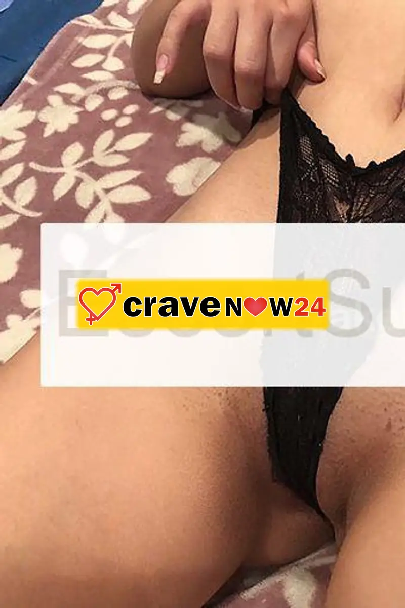 CHANEL UNA VERA TROIA ZOCCOLA E MOLTO SIMPATICA TUTTA APERTA PER PRENDERLO IN TUTTI I BUCHI, SPETTACOLO DA GUARDARE QUANDO SE LO INFILA DIETRO!